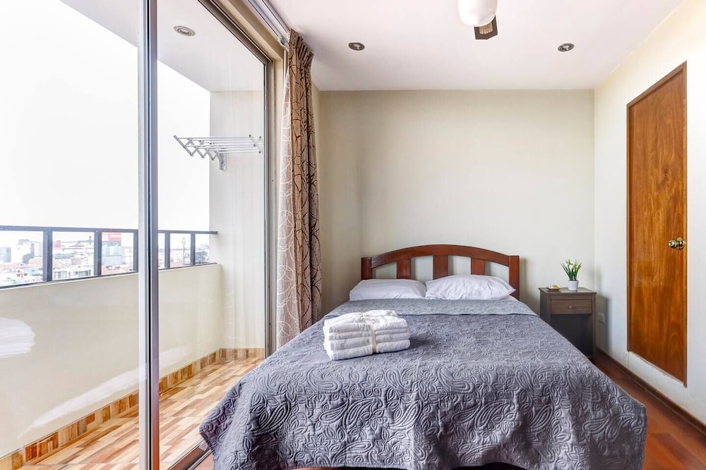 Room, 1 Double Bed, Balcony, City View photo 2