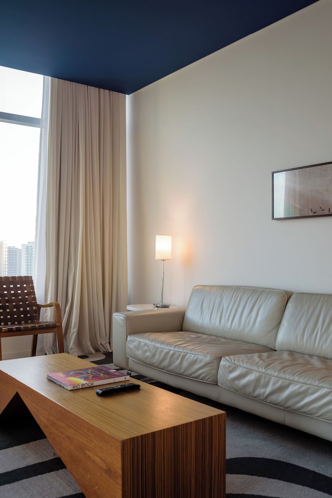 Superior Room, 2 Twin Beds, Non Smoking thumbnail 6