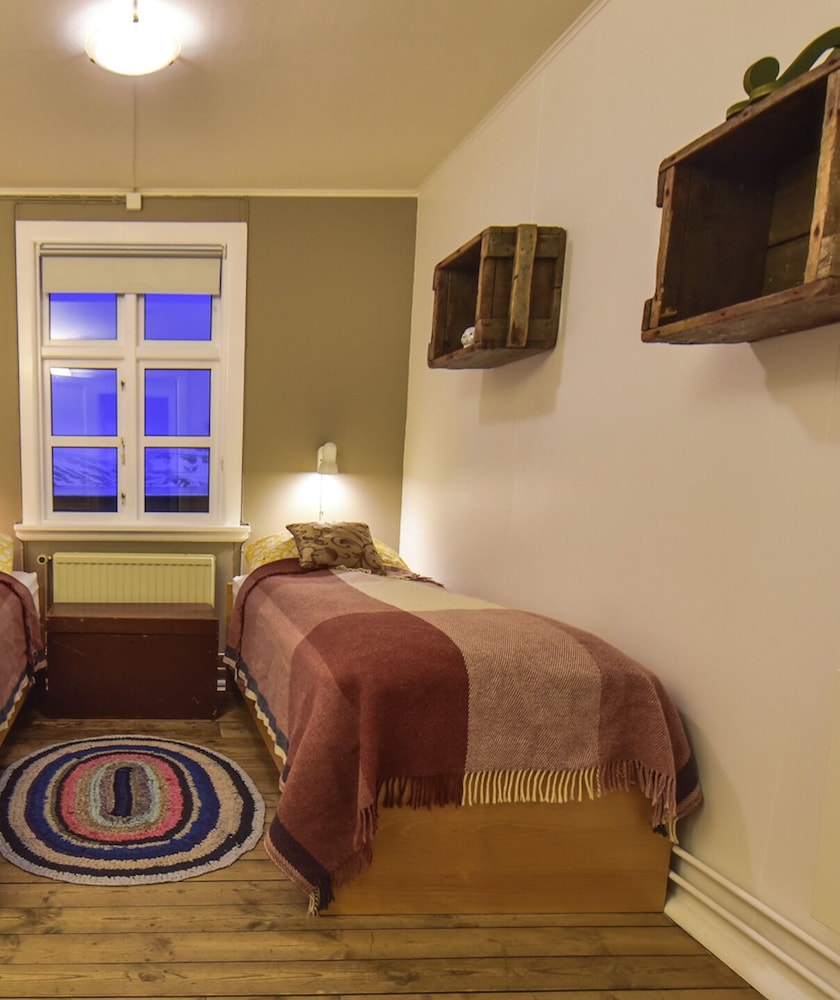Standard Double or Twin Room, Shared Bathroom (Main Hotel Building) photo 3