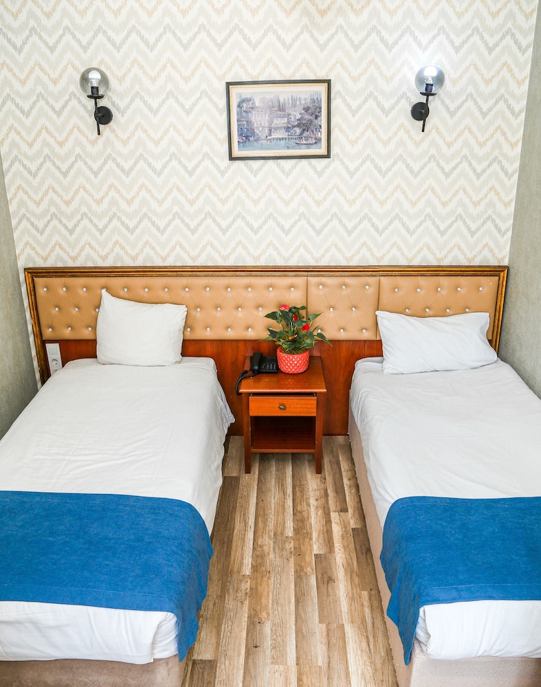 Standard Triple Room, Multiple Beds, Non Smoking, Sea View photo 3