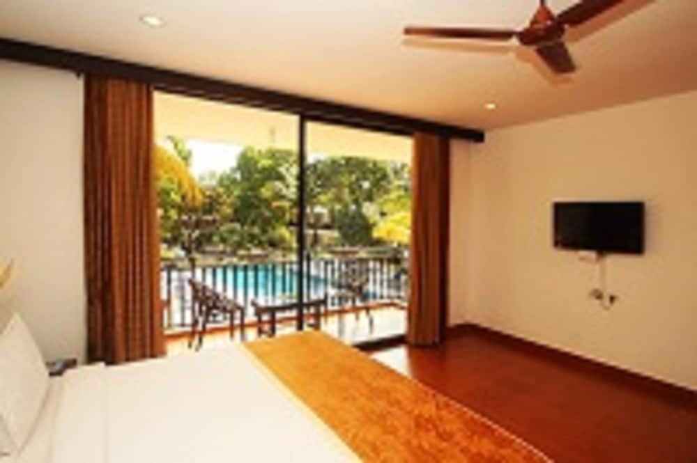 Deluxe Room, Balcony photo 3