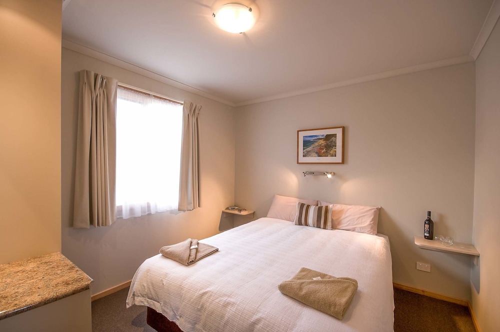 Superior Cabin, 2 Queen Beds photo 2
