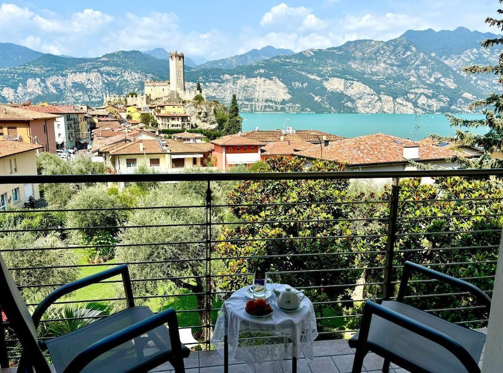 Panoramic Room, Lake View photo 1