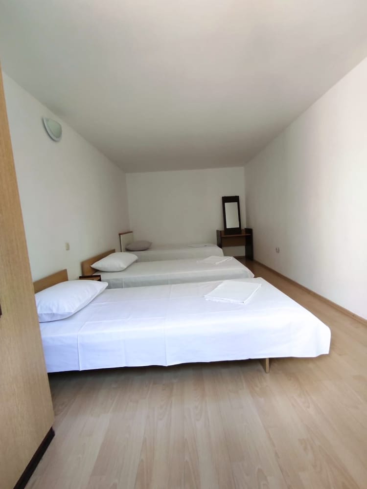 Classic Apartment, 1 Bedroom, Terrace, Garden View