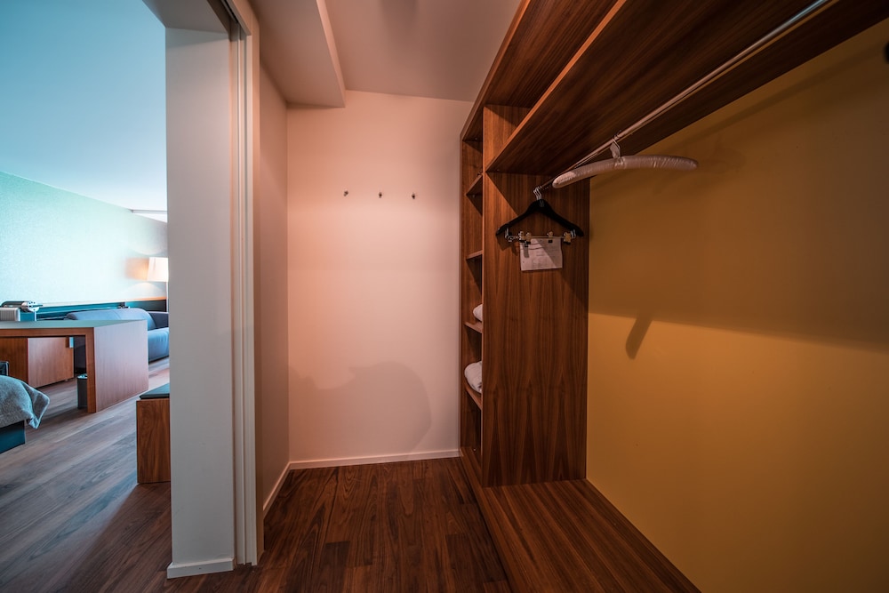Modern, air-conditioned Deluxe room with balcony