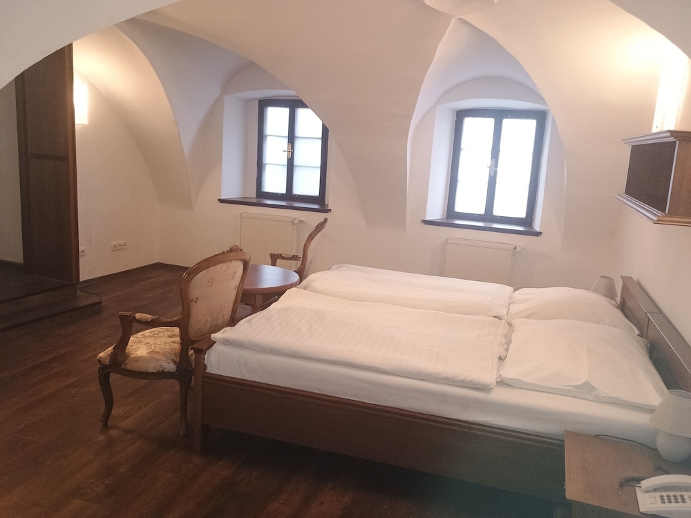 Basic Double Room