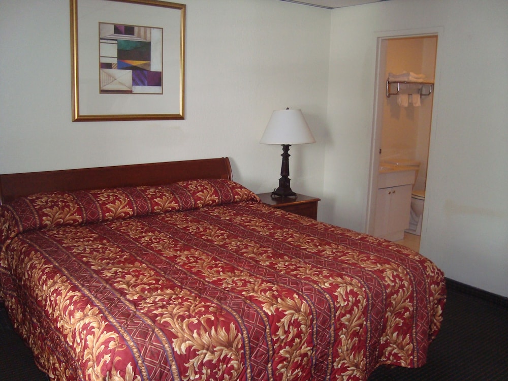 Romantic Single Room, 1 King Bed photo 1
