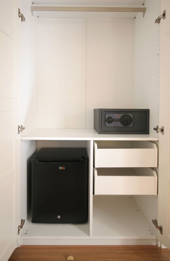 Single Room, City View