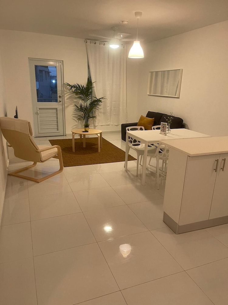 Basic Apartment photo 3