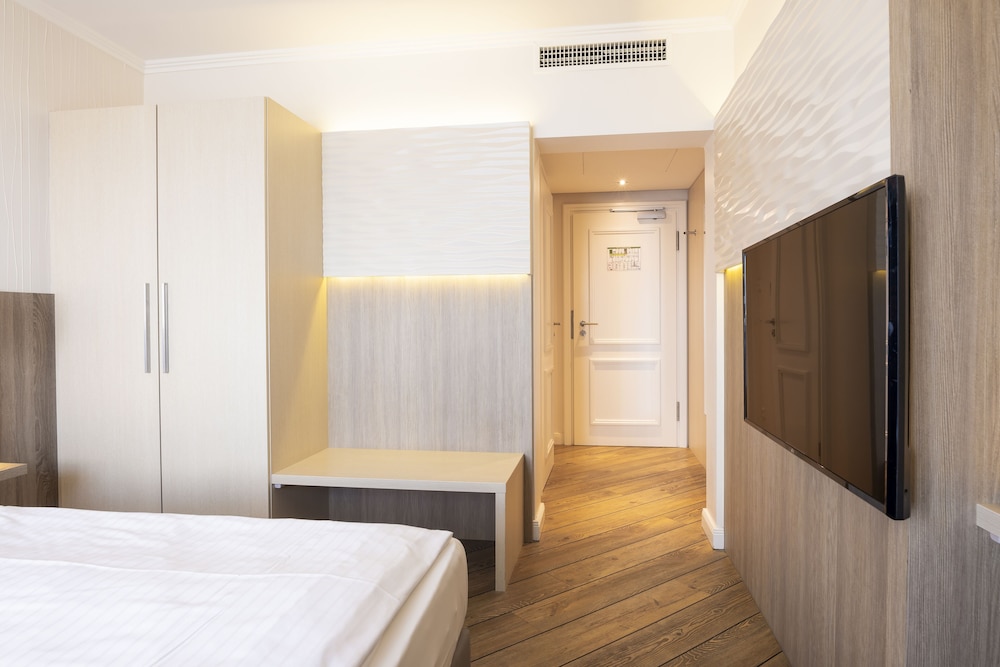 Economy Double Room, 1 Double Bed - Photo 1