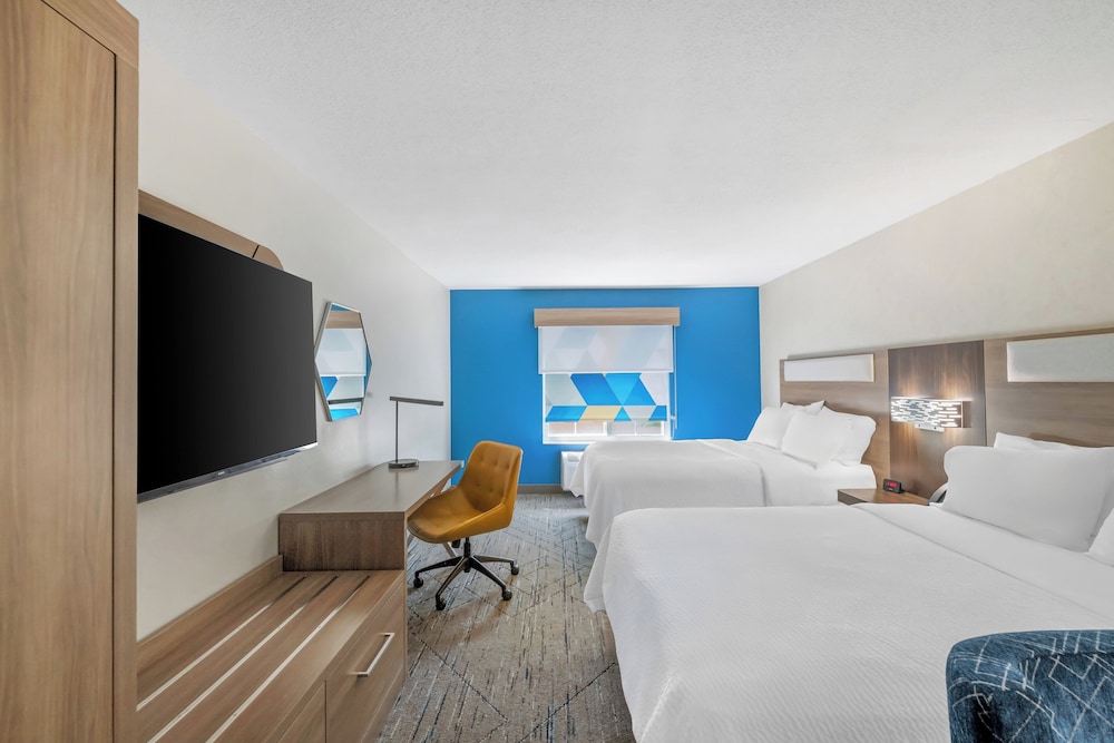 Suite, 2 Queen Beds (Additional Living Area) - Photo 2