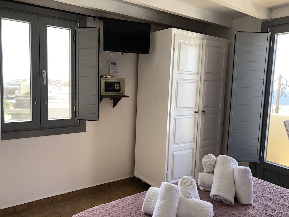 Superior one Bedroom Apartment with outdoor Hot Tub - Photo 4