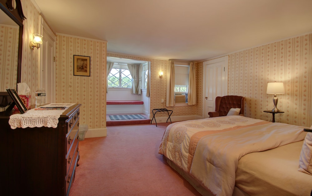 Deluxe Room (Room 3)