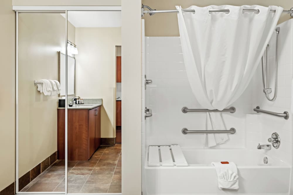 Classic Suite, 1 Queen Bed with Sofa bed, Mobility Accessible