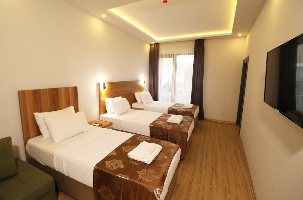 Deluxe Suite photo 3