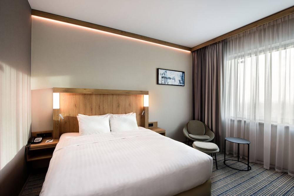 Superior Room, 1 King Bed - Photo 6