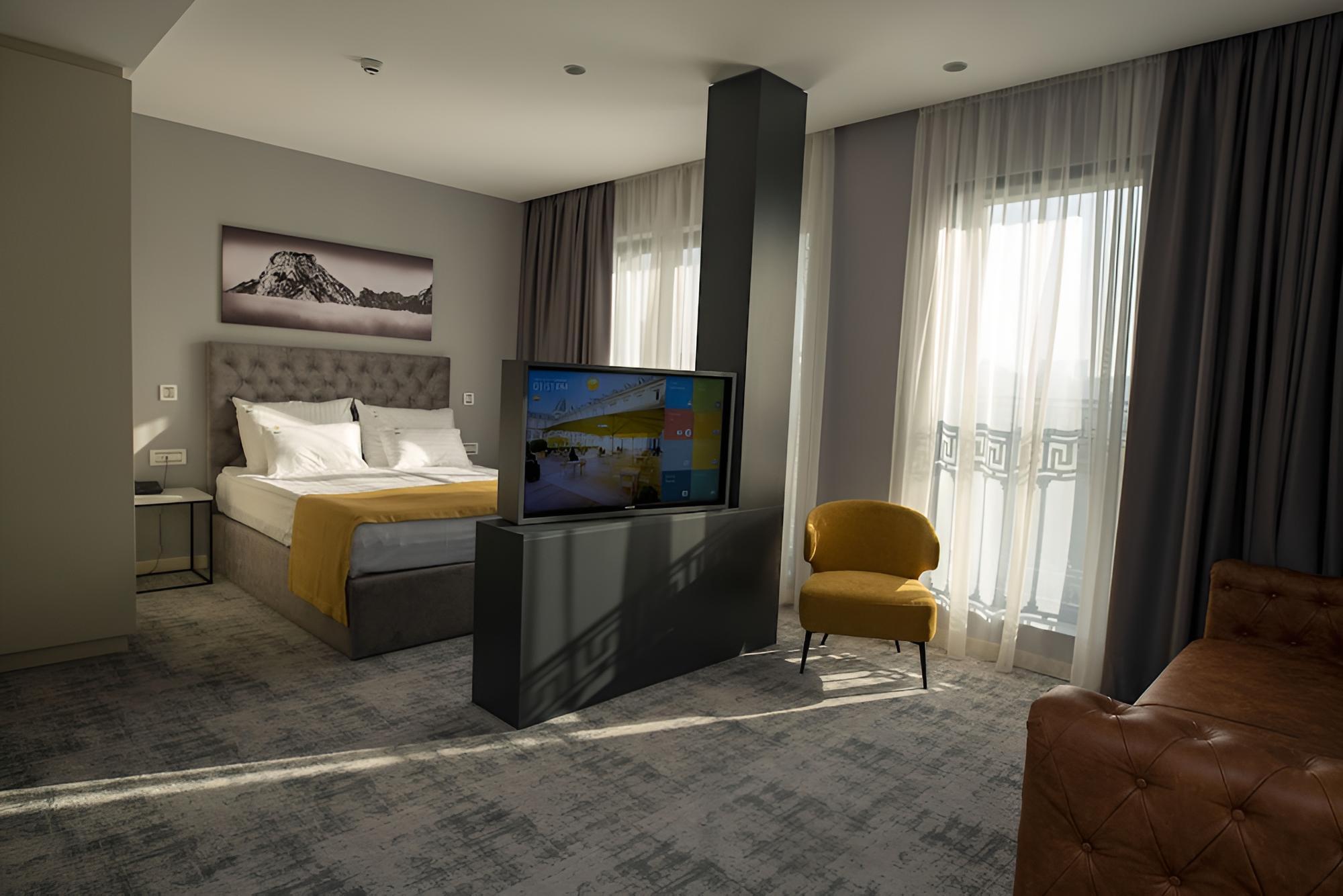 Family Suite, 1 Bedroom, Non Smoking, City View