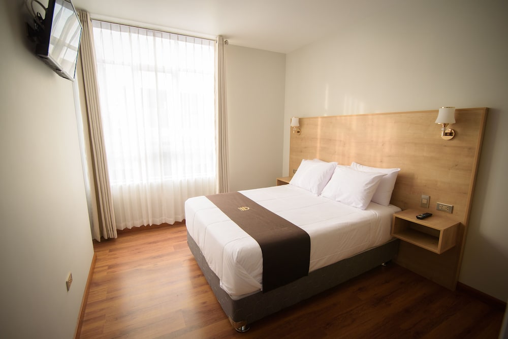 Basic Single Room, 1 Double Bed, Ensuite photo 1
