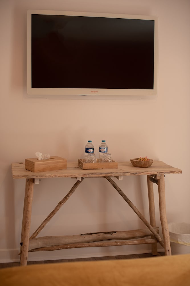 Standard Suite - Photo 6