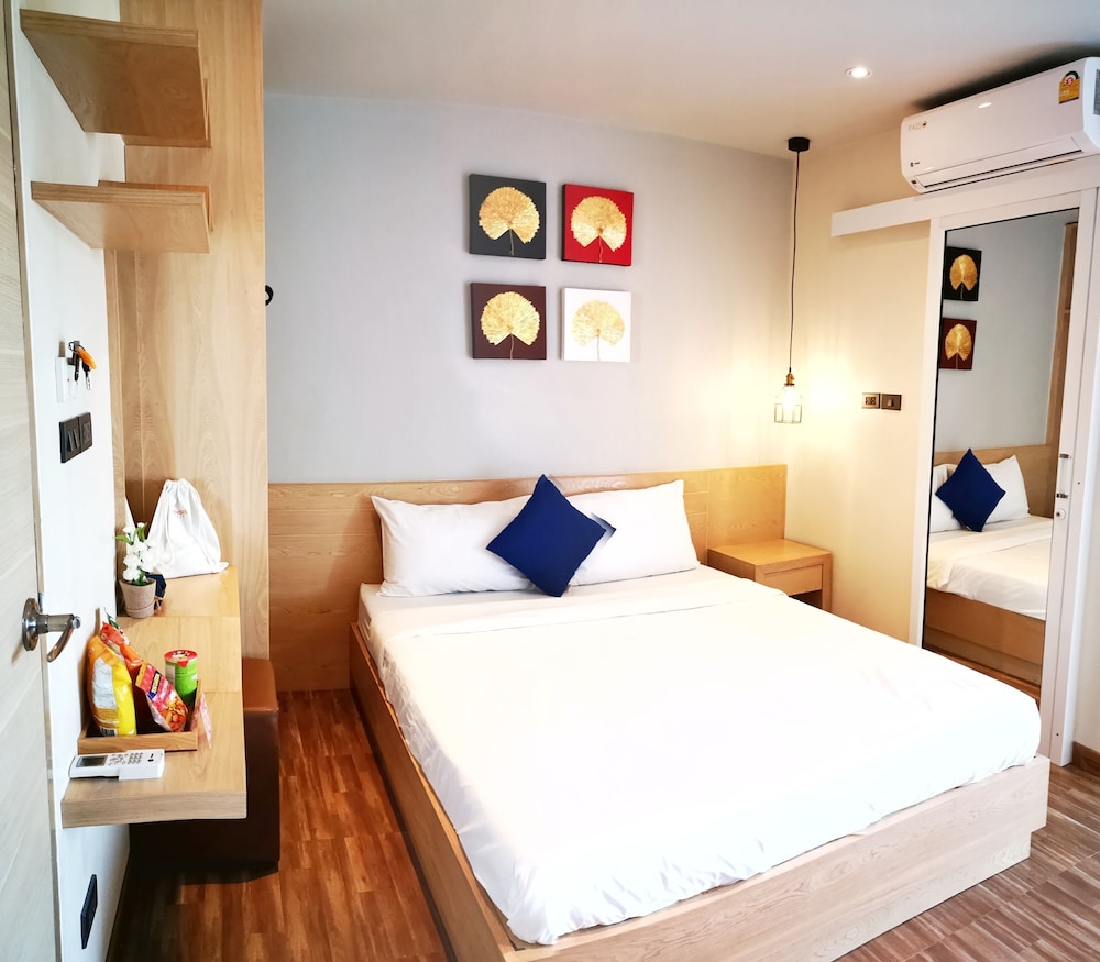 Deluxe Room - Photo 2