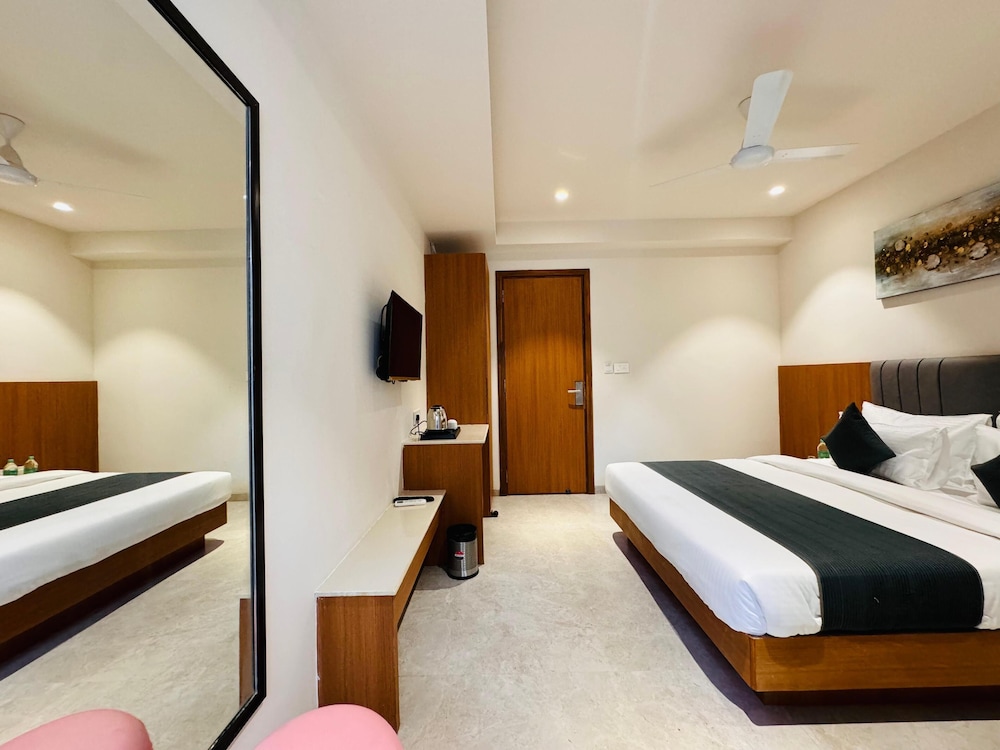 Deluxe Room - Photo 1