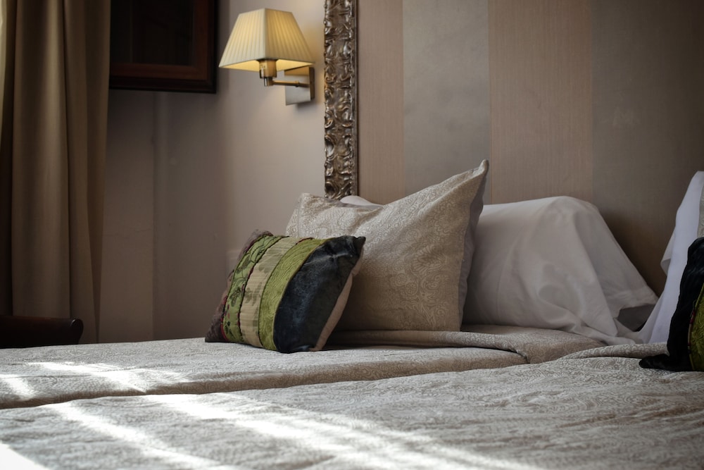 Double Room - Photo 3