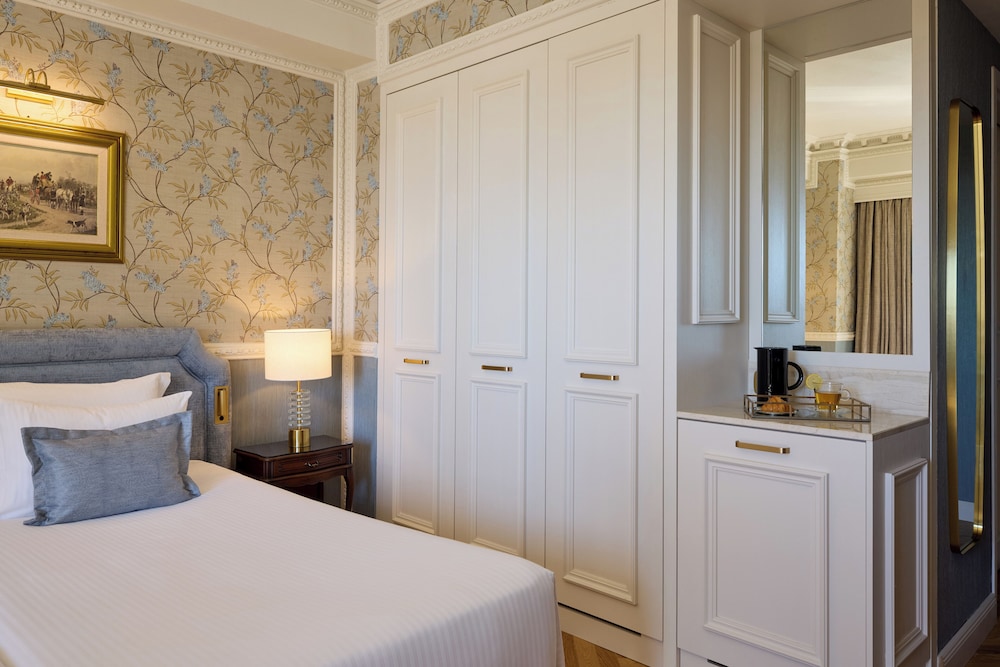 Deluxe Rooms with King Bed & Sofa Bed, Ladadika View