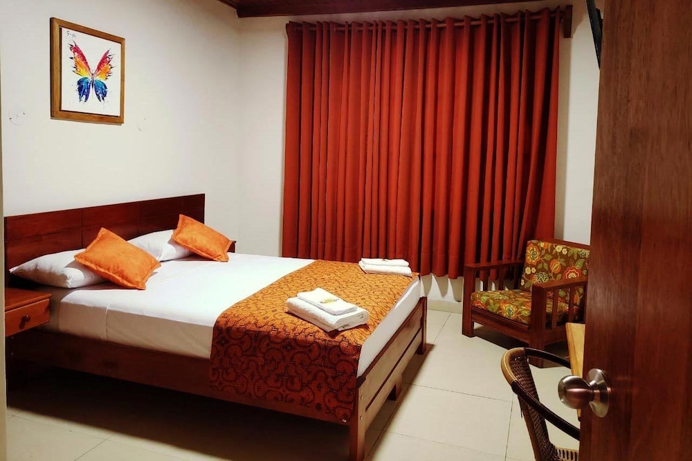 Standard Double Room, 1 Queen Bed, Private Bathroom photo 2