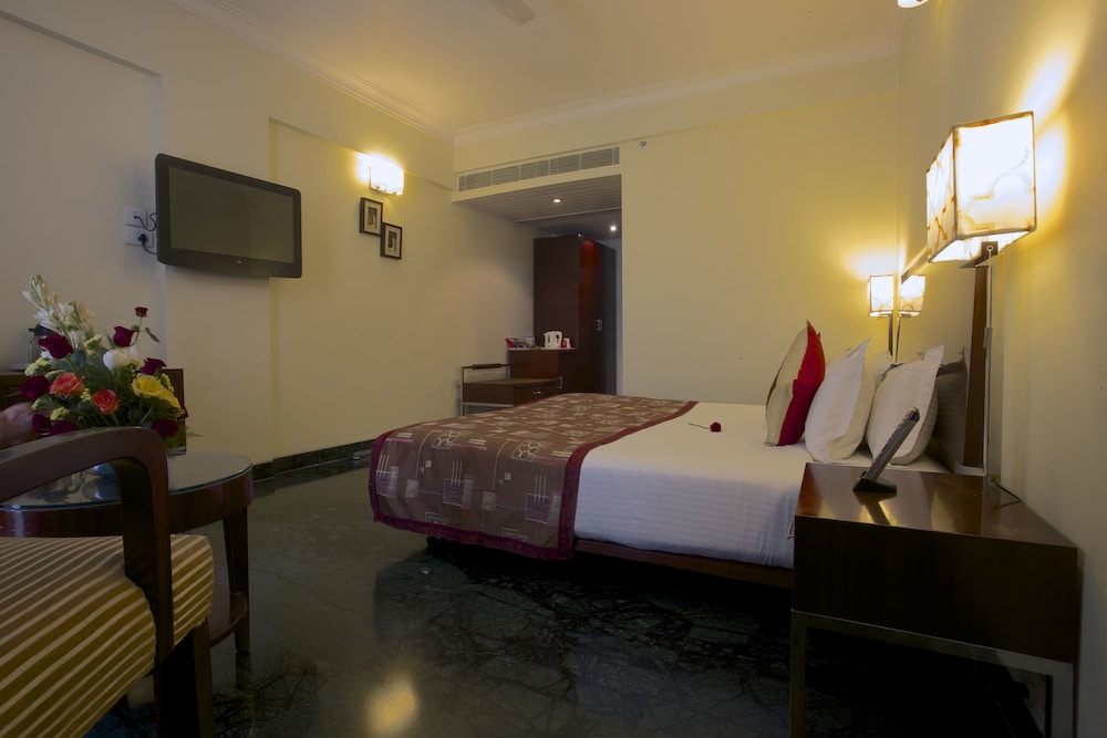 Executive Room - Photo 1