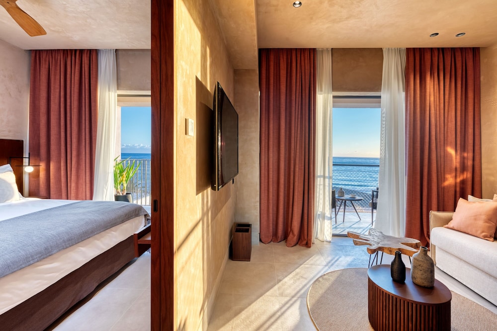 Family Suite (Sapphire) - Photo 8