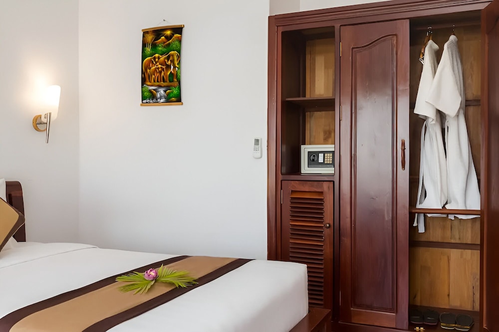 Deluxe Twin Room, Pool View