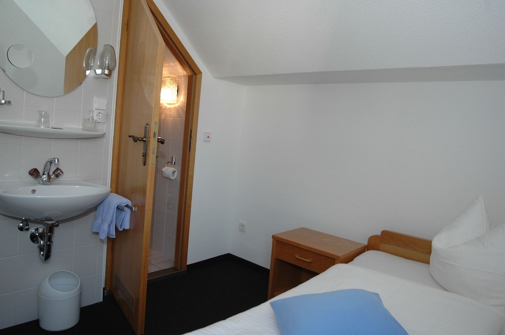 Single Room photo 2