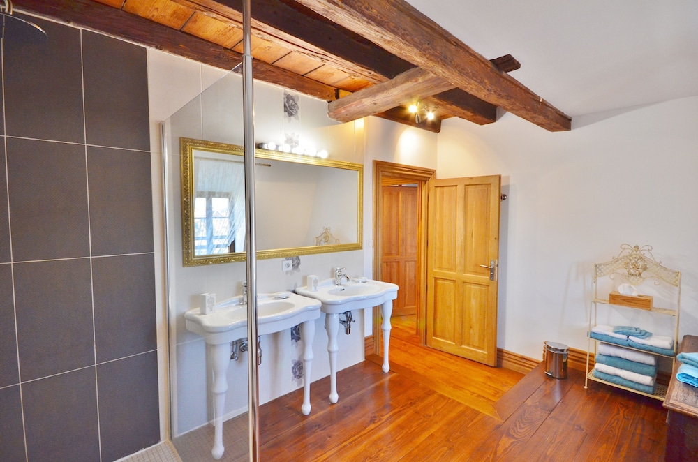 Suite (Charles) photo 3