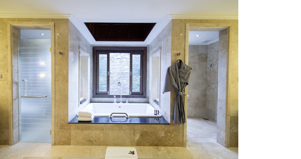 Superior Villa (Pool, Single Use) photo 2
