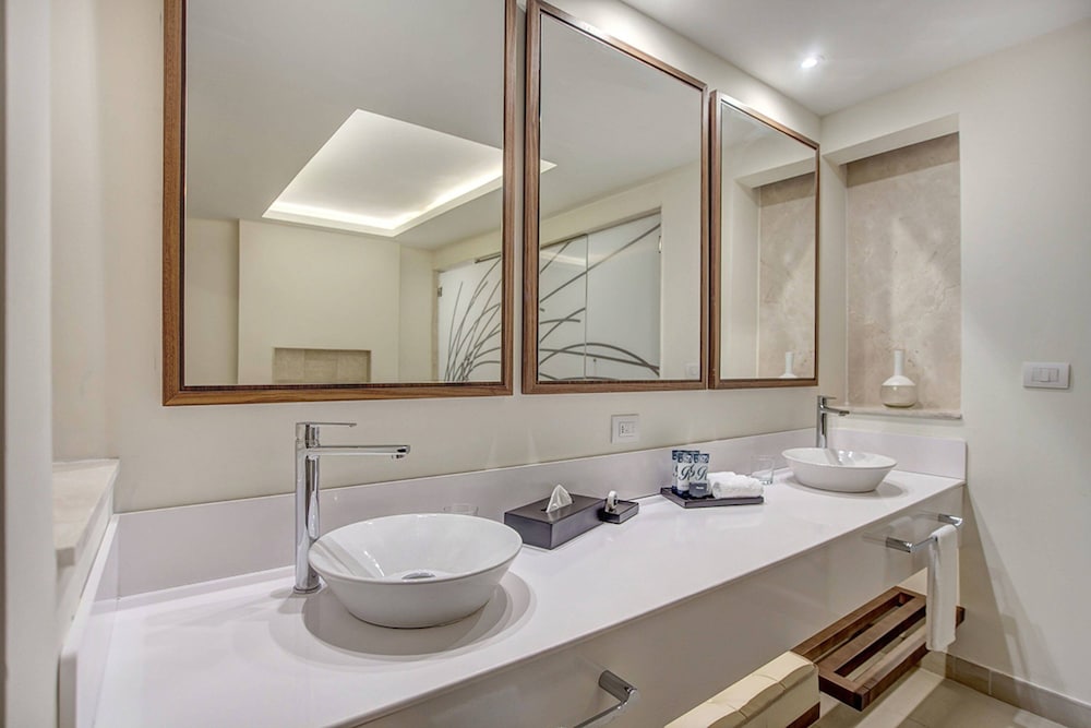 Luxury Presidential One Bedroom Ocean View Diamond Club photo 2