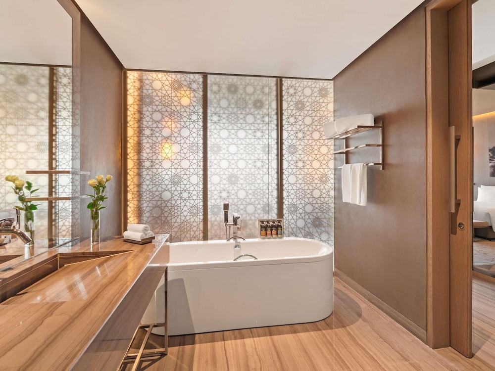 Room (Panorama) thumbnail 6