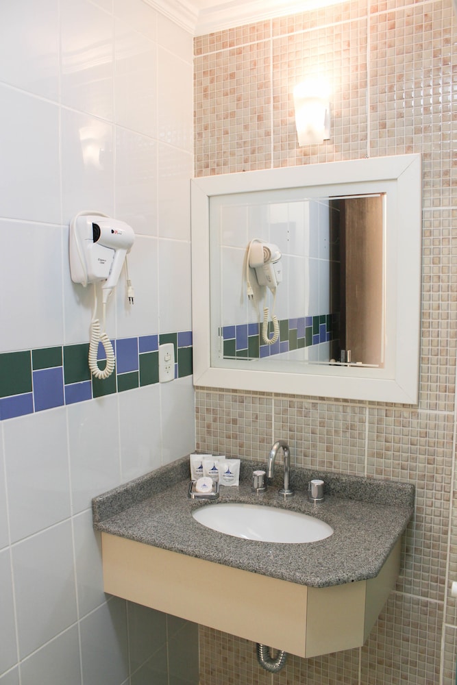 Deluxe Suite - Photo 8
