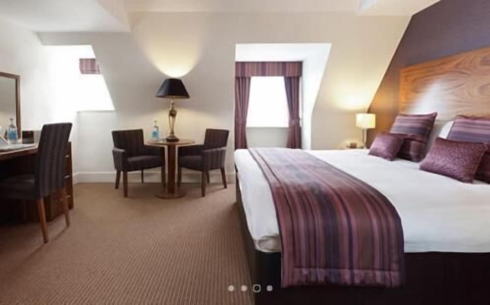 Executive Suite, 1 King Bed with Sofa bed - Photo 4