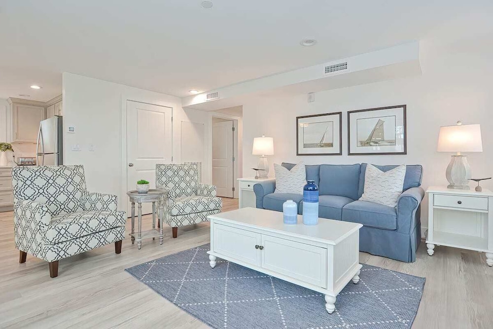Superior Condo photo 1
