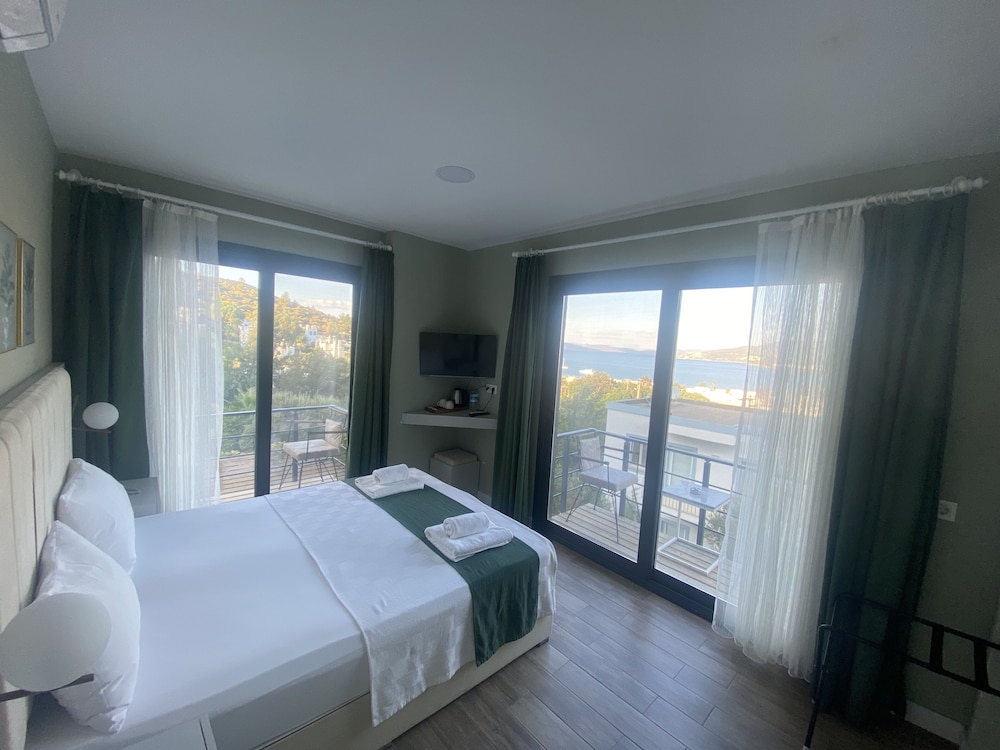 Olivia Suite, Sea View