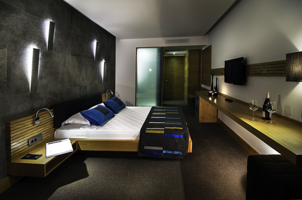 Standard Room, City View
