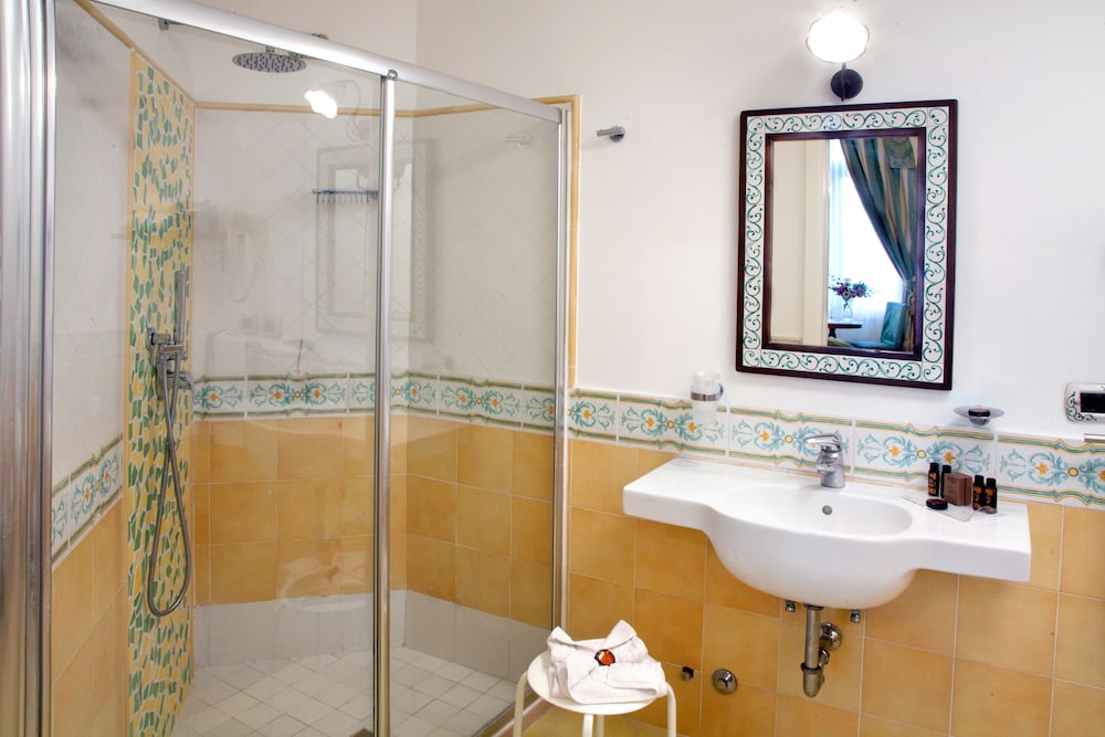 Standard Room - Photo 4