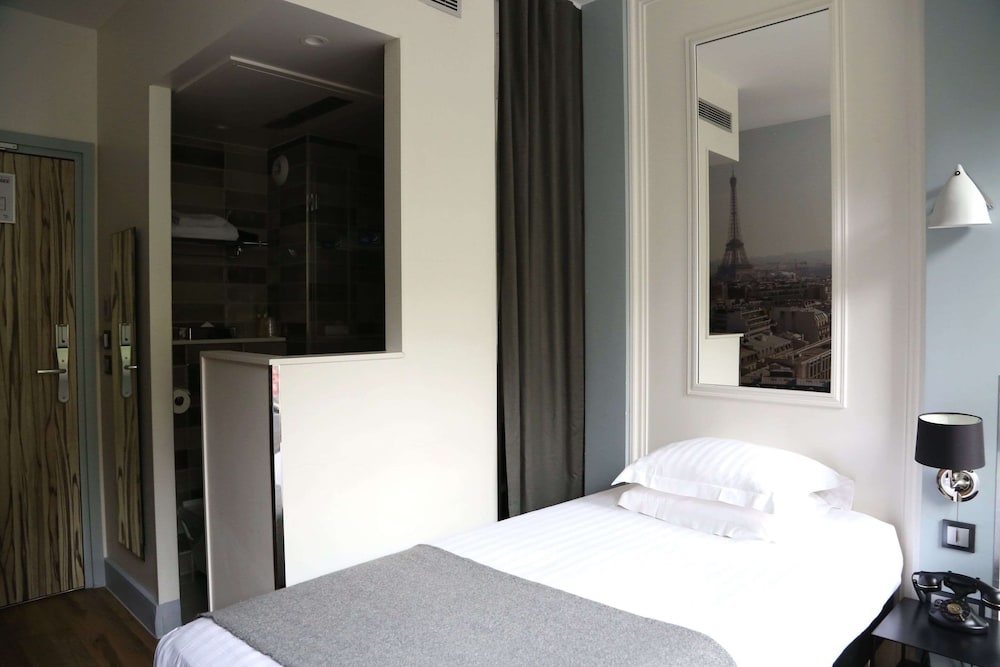 Small single room photo 2