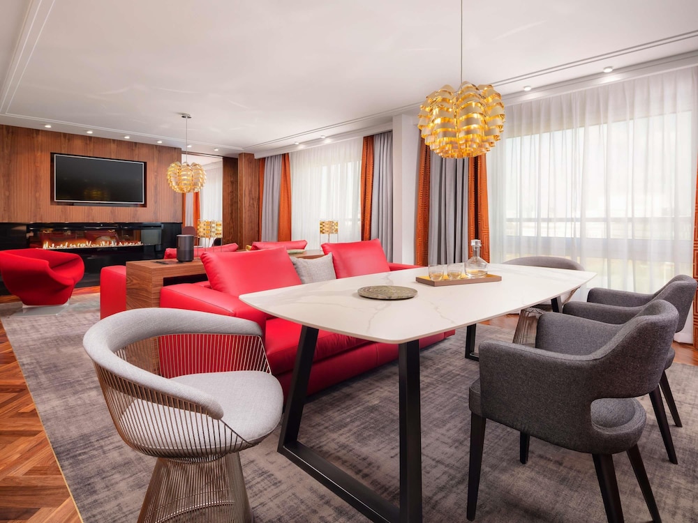 Suite, 1 King Bed, Sauna photo 3