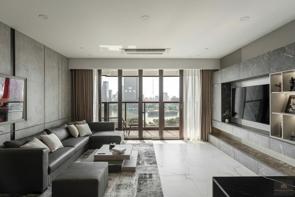 Panoramic Apartment, 3 Bedrooms, Balcony, City View