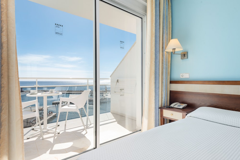 Standard Room, Balcony, Sea View photo 3