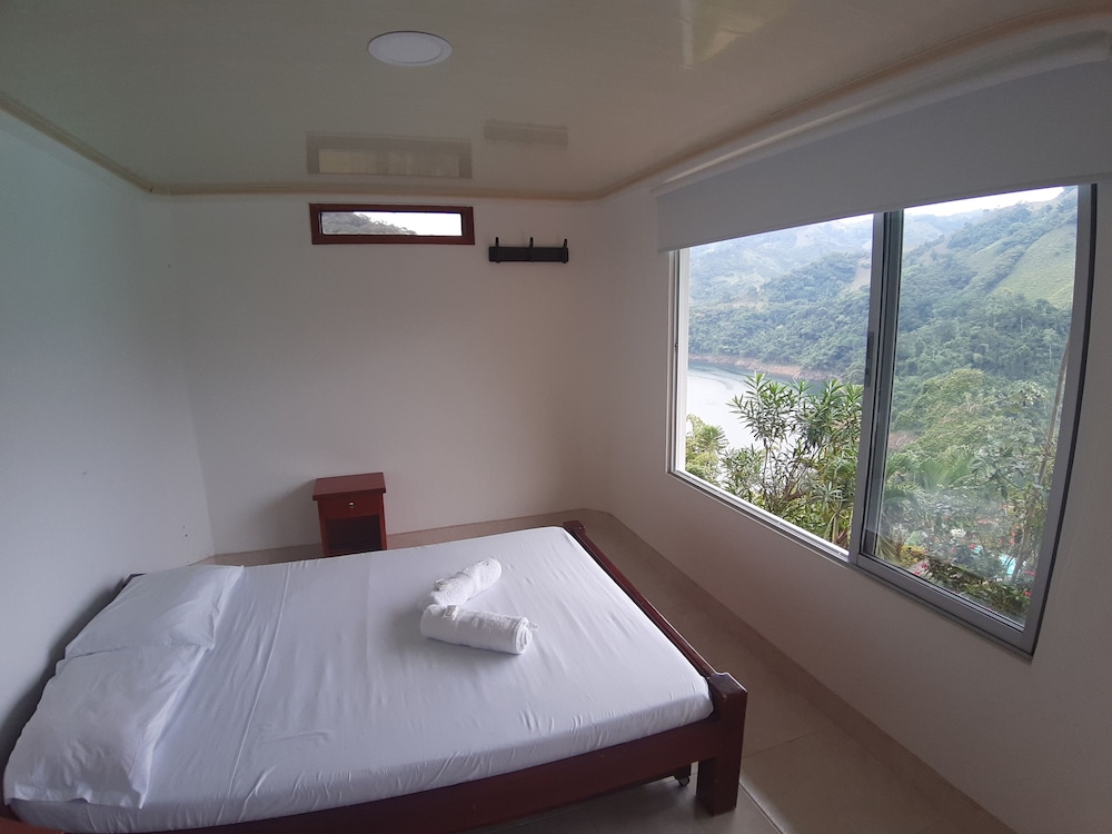 Deluxe Double Room, 1 Double Bed, Lake View photo 2