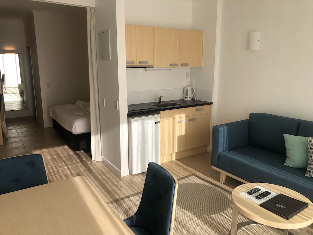 Scenic View Studio Apartment photo 3