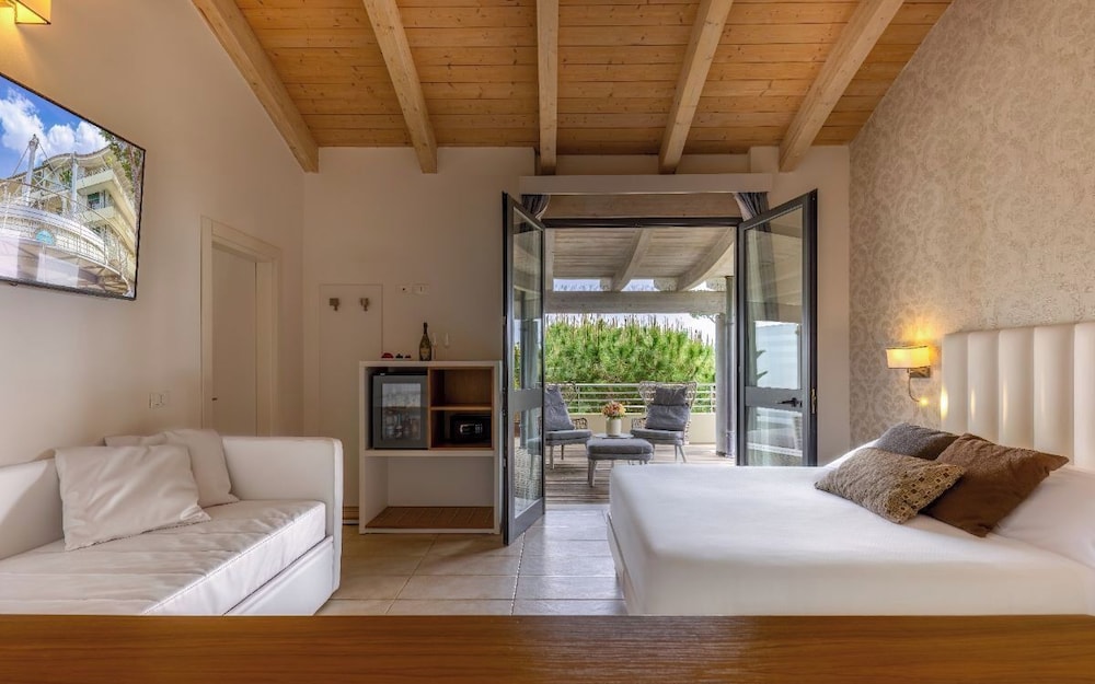 Panoramic Suite, Terrace, Partial Sea View