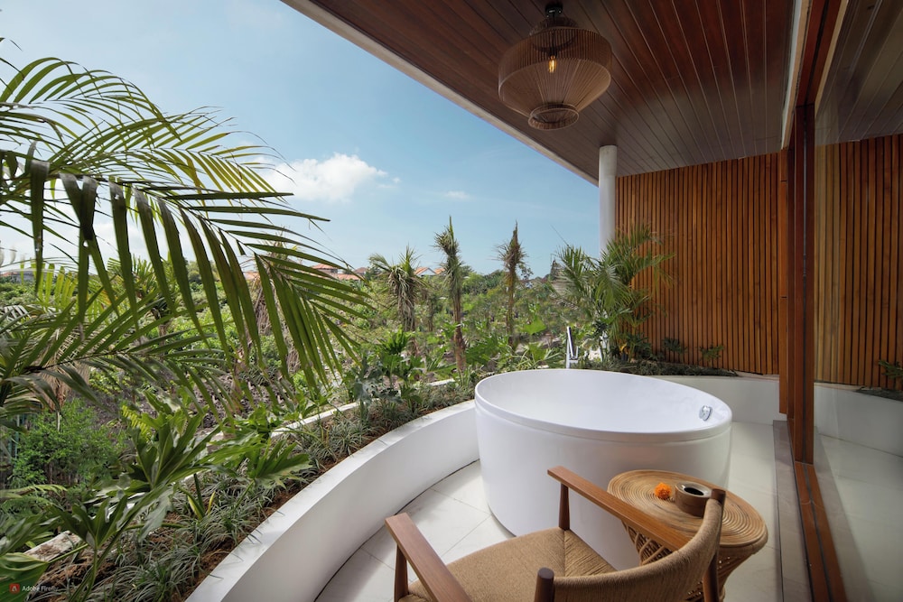 Grand Smart Suite Double with Bathtub - Photo 2